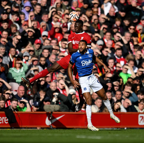 巴萨战术模 巴萨战术模